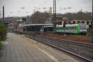2025-11-28-047 Bochum Hbf 422 038