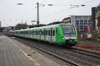 2025-11-28-049 Bochum Hbf 422 019