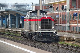 2025-12-05-003 Bochum Hbf 211 054