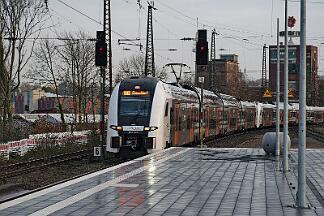 2025-12-05-018 Bochum Hbf 462 065 (vorne)
