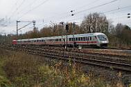 2025-12-14-009 Dortmund Somborn 101 138 schiebt IC 2155 nach Gotha.