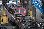 143 037 - 2020-10-22-003 Leverkusen Opladen 143 037 wird gerade zerlegt.