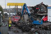 143 037 - 2020-10-22-006 Leverkusen Opladen 143 037 wird gerade zerlegt.