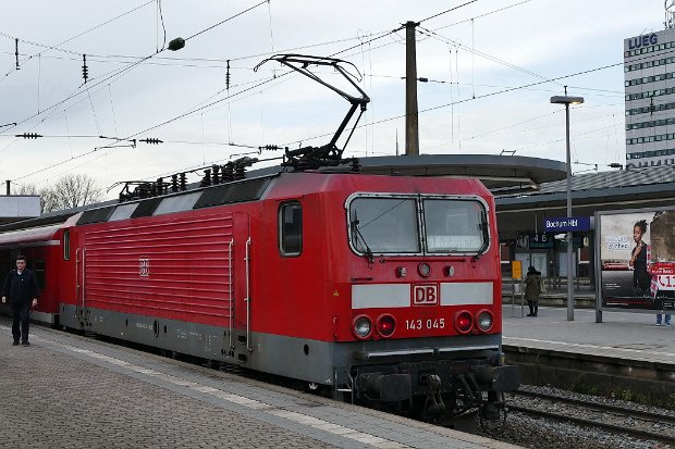 143 045