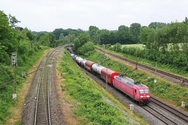 145 044