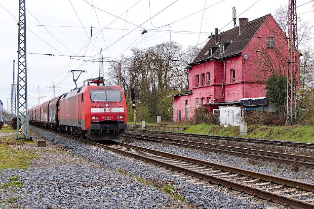 152 001