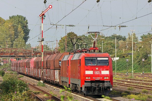 152 009