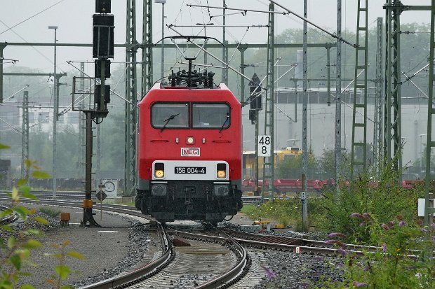 156 004