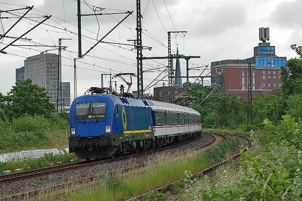 182 523