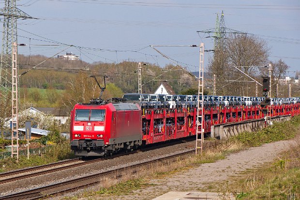 185 044