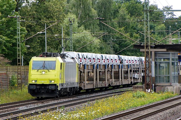 186 111