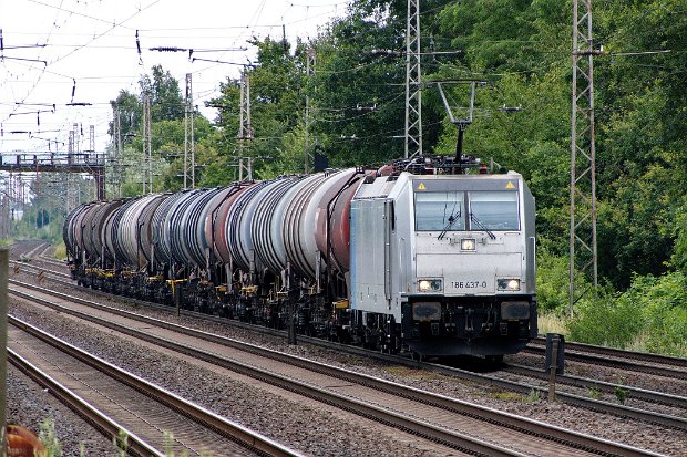 186 437