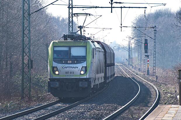 187 013