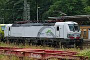7193 310 - 2025-07-14-043 Brohl 7193 310 (vorne) und 193 406 warten in Brohl auf Weiterfahrt. Wegen eines defekten Stellwerks in Brühl wird das noch dauern.
