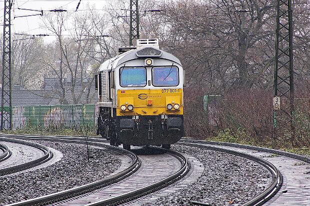 077 001