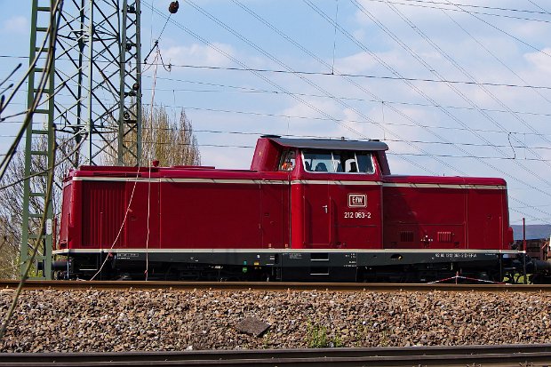 212 063