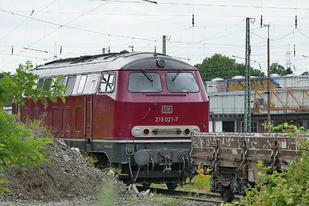 215 021