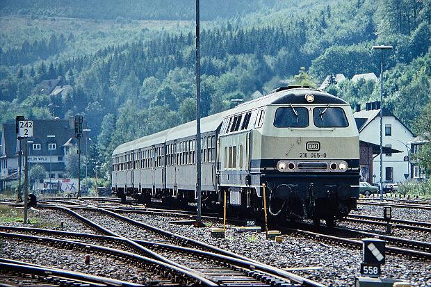 216 095