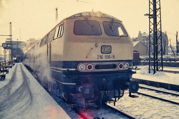 216 106
