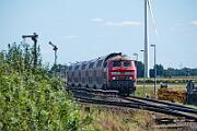 218 470 - 2025-08-18-114 Emmelsbüll Lehnshallig 218 470 mit einer Doppelstock-Garnitur nach Westerland.