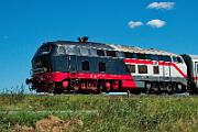 218 497 - 2025-08-18-058 Emmelsbüll Lehnshallig 218 497 mit IC 2214 nach Westerland.