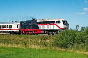 218 497 - 2025-08-18-099 Emmelsbüll Lehnshallig 218 497 zieht den IC 2215 nach Köln, in Itzehoe wird eine 101 den Zug übernehmen.