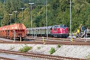 220 033 - 2024-09-01-002 Warstein 40 Jahre Eisenbahnfreunde Warstein mit Sonderfahrten. Hier startet die V200 zum Lohbusch.