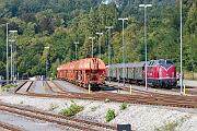 220 033 - 2024-09-01-005 Warstein 40 Jahre Eisenbahnfreunde Warstein mit Sonderfahrten. Hier startet die V200 zum Lohbusch.