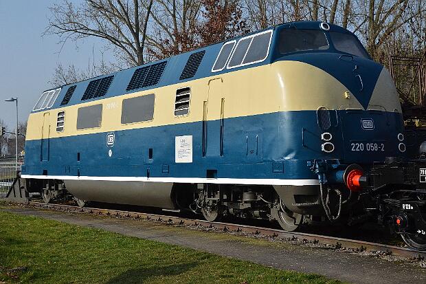 220 058