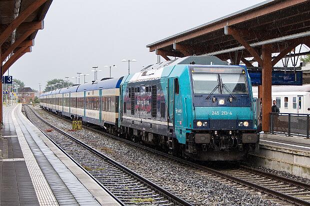 245 213