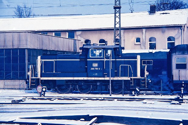 260 751