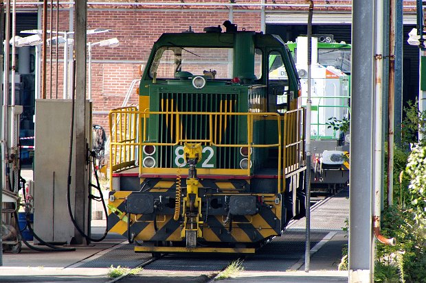 273 015