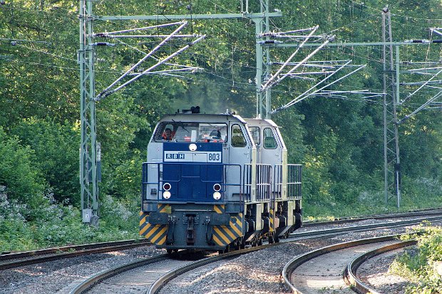 275 807