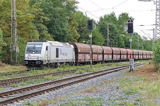 285 112