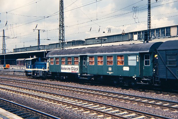 332 000