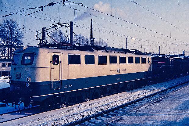 332 072