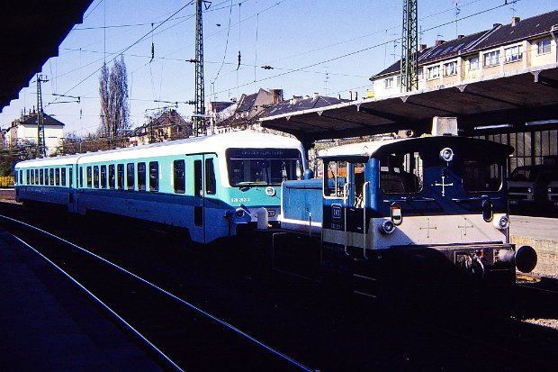 332 219