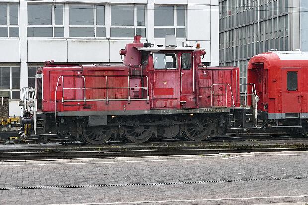 363 210