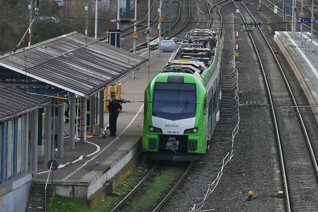 3427 005