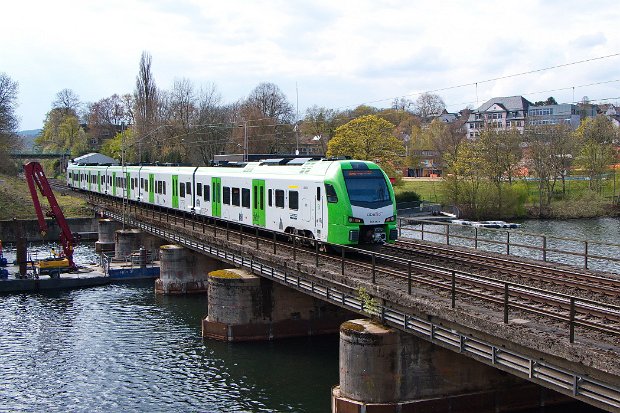 3429 002