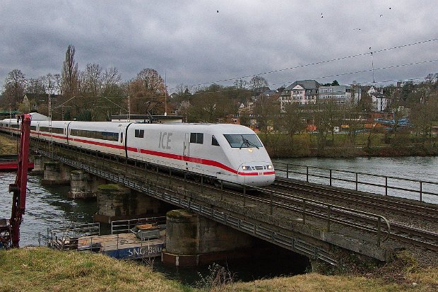 401 001