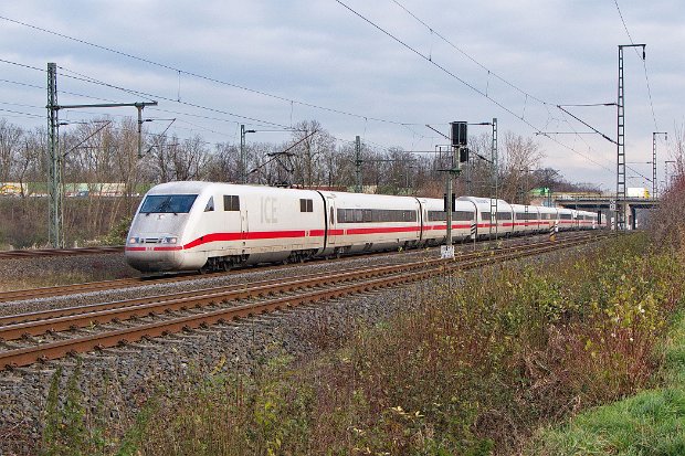 401 008