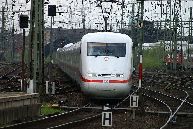 401 010