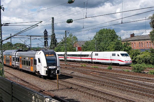 401 011