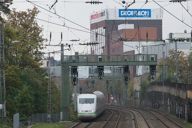 401 055