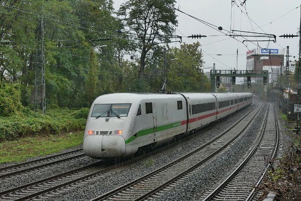 402 003
