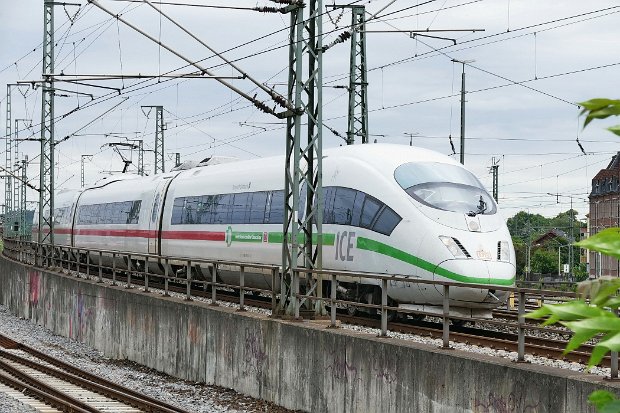 403 019