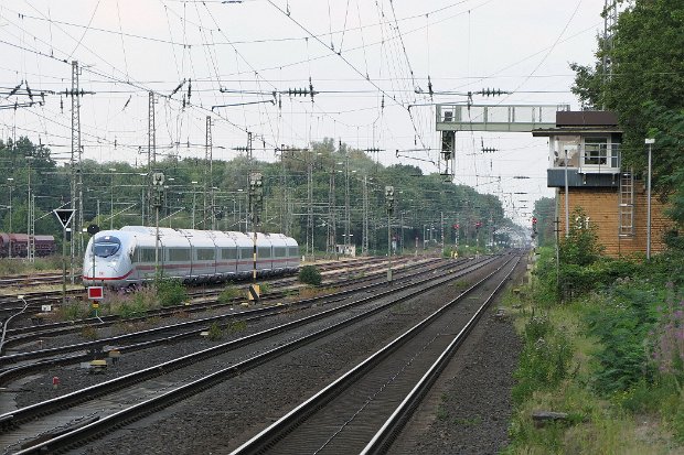 407 009