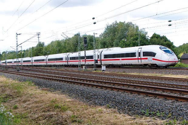 408 005