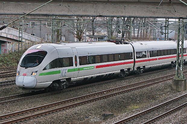411 009